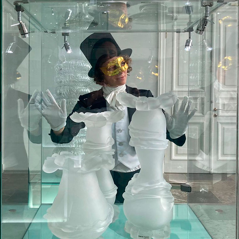 "Путешествие в Зазеркалье". Театрализованная экскурсия-игра